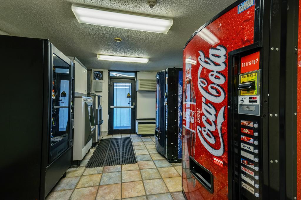 Motel 6 Huntsville - Madison Bagian luar foto