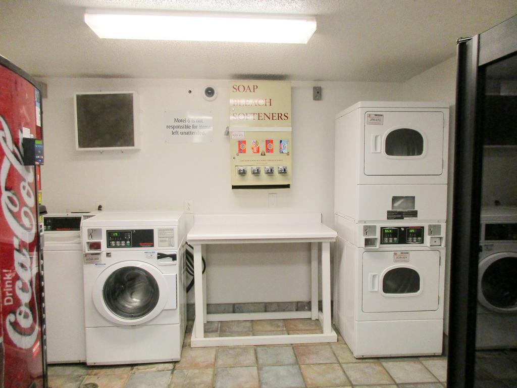 Motel 6 Huntsville - Madison Bagian luar foto