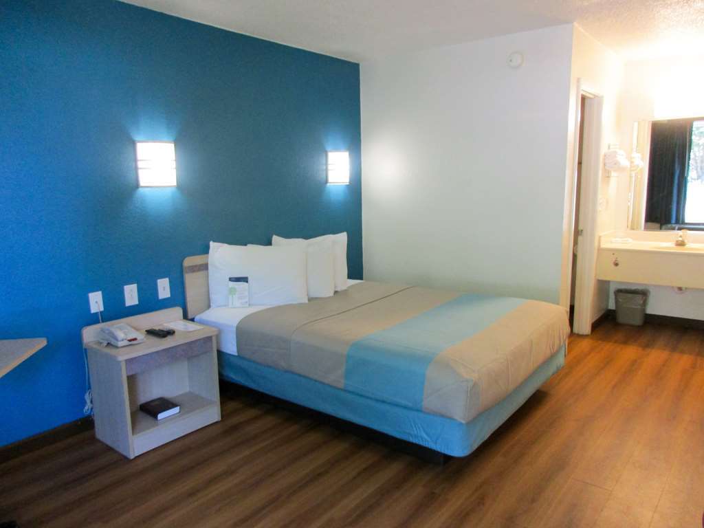 Motel 6 Huntsville - Madison Ruang foto