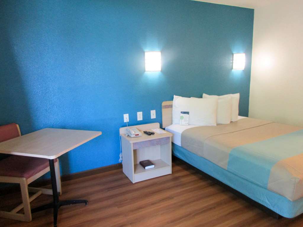 Motel 6 Huntsville - Madison Ruang foto